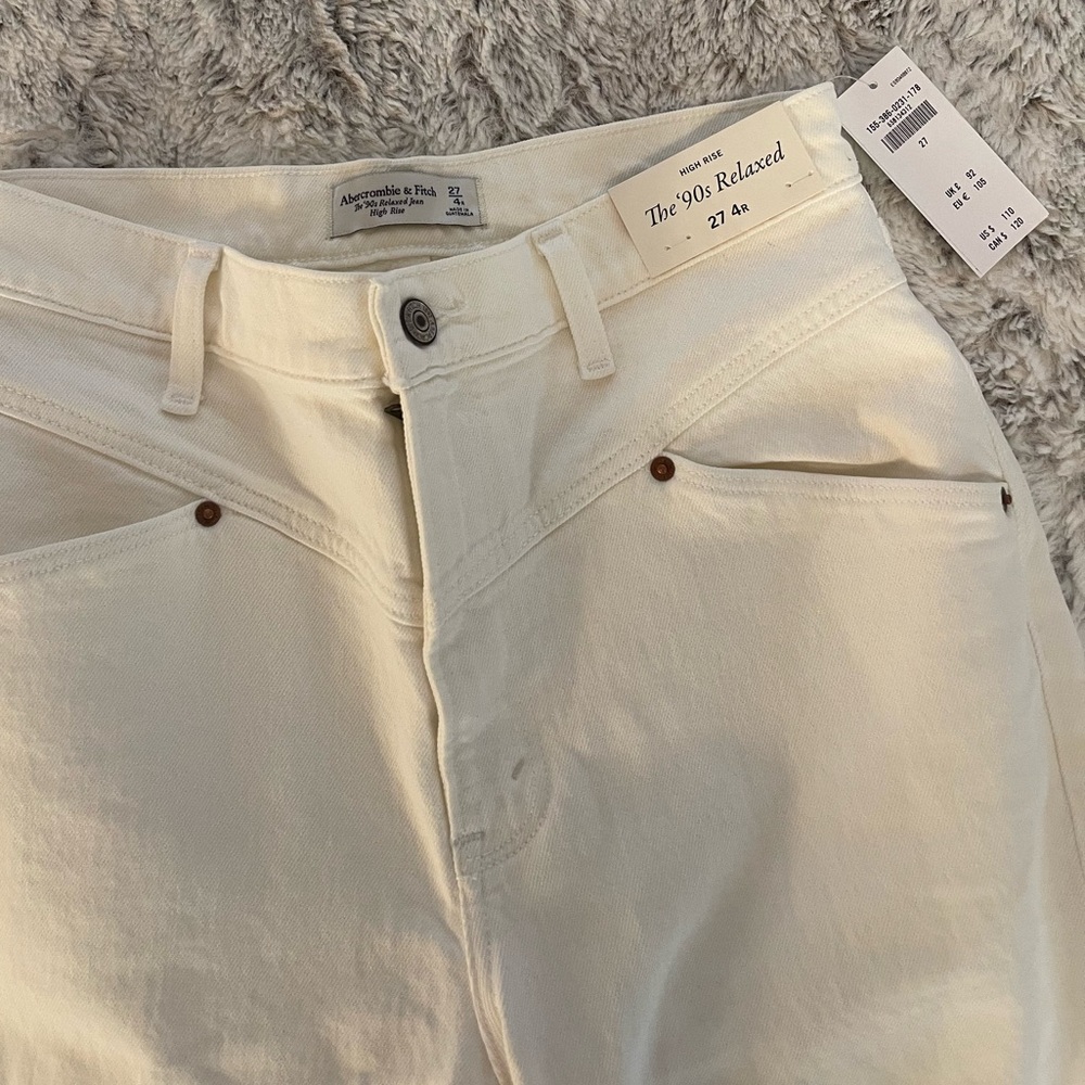 Abercrombie & Fitch Women's High Rise Cream Jeans